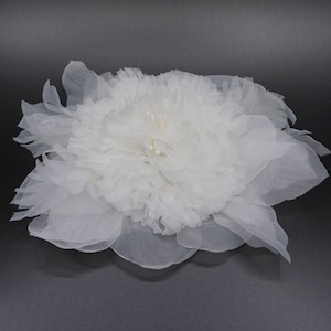 Flower brooch in organza fabric, color (ivory, red, black, orange, blue, etc.).