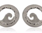 Signature Solid Wave Stud Earrings