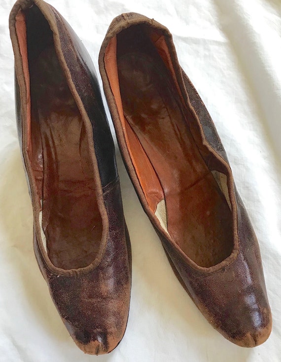 Wonderful Antique Pair Of Women's Leather Shoes - image 2