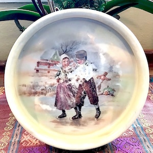 Antique Children&#39;s Dish From Royal Bayreuth Bavaria