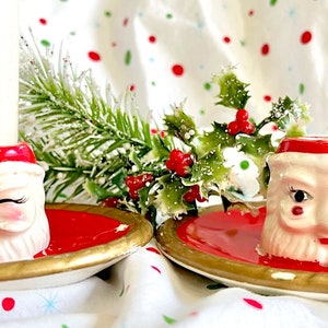 Zwei Handbemalte Winking Santa Kerzenhalter Aus Lego Japan