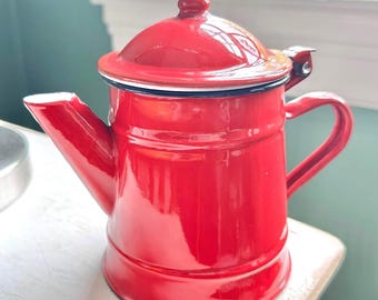 Cafetera pequeña de esmalte