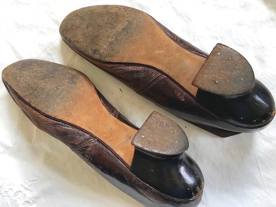 Wonderful Antique Pair Of Women's Leather Shoes - image 3