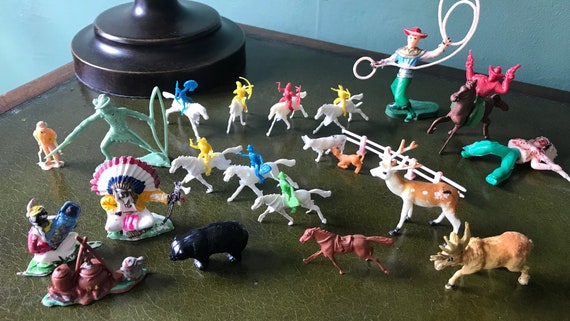 mini plastic figures