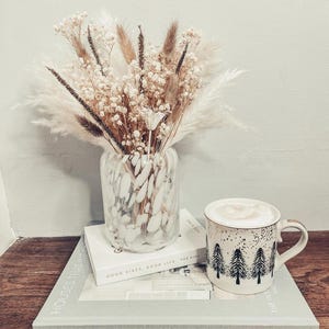 Ramo de flores secas en miniatura con hierba de la pampa, trigo, flores y colas de conejo / Regalos para ella / Decoración del hogar / Reino Unido