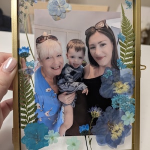 Pressed Flower Frame with Photo – Custom Floral Frame for Birthday, Anniversary, or Memorial