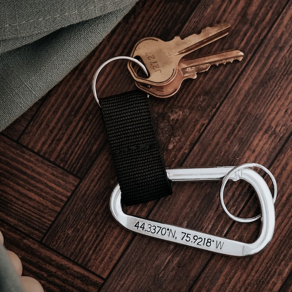 Personalized Carabiner Keychain / Birthday Gifts for Him / Personalized Husband Anniversary Gifts / Personalized Boyfriend Anniversary Gifts