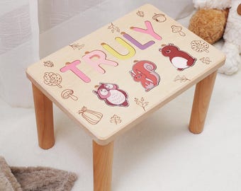 Kundenspezifische hölzerne Namenspuzzle-Schritt-Hocker für Kleinkinder - personalisiertes 1. Geburtstags- oder Babypartygeschenk, erstes Ostergeschenk