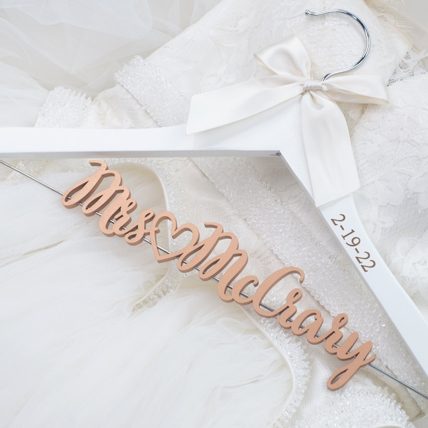 Wedding Hanger with Date | Bridal Shower Gift | Mrs Hanger | Rose Gold Name Bride Hanger | Bridesmaid Gift | Wedding Shower Gift for Bride