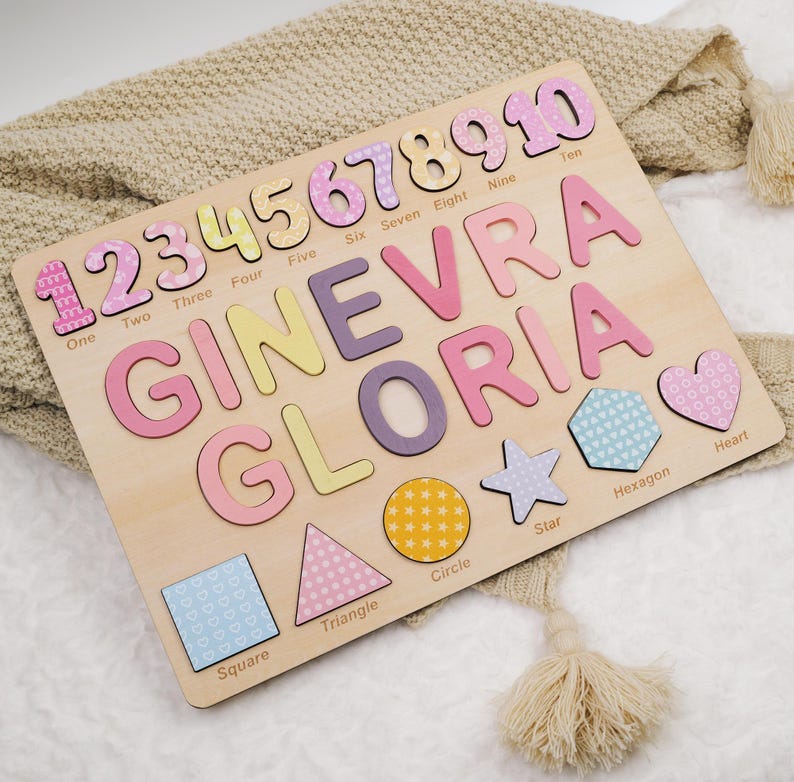 Personligt namnpussel i trä, present till pojkar och flickor, anpassade babygåvor, namnpussel med siffror, geometriska former, gravyr på baksidan Numbers+2names+shape