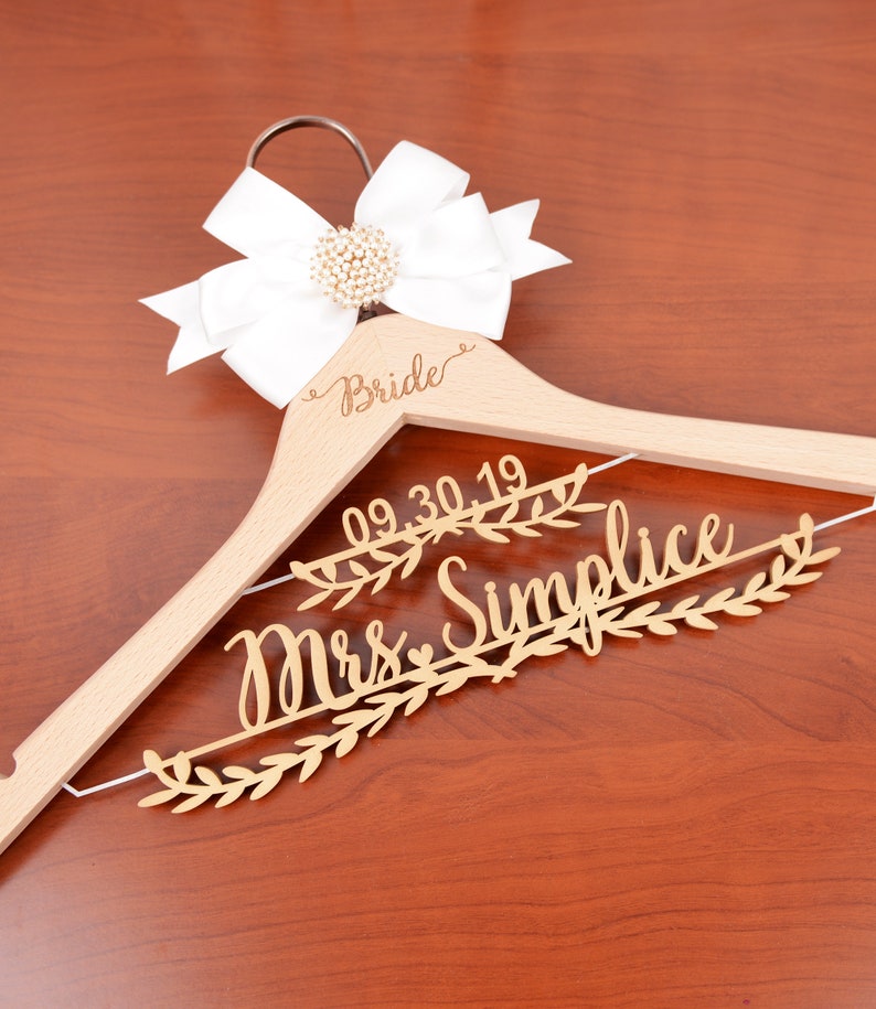 Bridal Hanger for Wedding Dress, Bridal Shower Gift, Wedding Gift, Wedding Hanger for Bride, Personalized Wedding Dress Hanger, Bride Hanger 