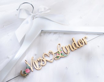 Bride to be Gift, Floral Hanger for Wedding, Custom Hanger for Bride Name, Unique Wife to be Gift, One of a Kind Wedding Gift for Bride