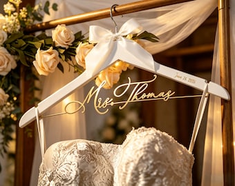 Personalized Bridal Hanger for Wedding Dress, Rustic Mrs Hanger for Bride, Bridal Hanger with Name and Date, Unique Wedding Gifts & Mementos