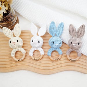 Custom Crochet Rattle for Baby, Baby Rattle, Wooden Comfort Toy, Personalized Bunny Rattle, New Baby Gift for Newborn Knitted Baby Comforter