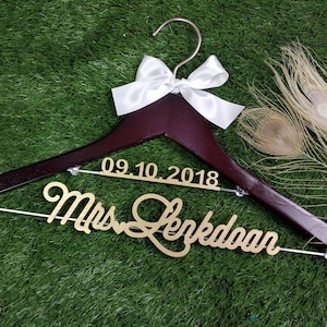 Bridal Hanger, Personalized Wedding Hanger with Date, Custom Made Hangers, Two Line Hanger, Gifts and Mementos, Gift for Bridal Party, MG010