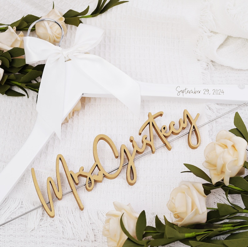 Wedding Hanger Engraved with Date | Bridal Shower Gift | Mrs Hanger | Bride Hanger Laser Cut | Gift for Her | Wedding Shower Gift for Bride
