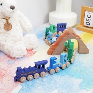 Brinquedo de trem de letras de madeira personalizável para nomes de bebês | Presente perfeito para crianças pequenas e recém-nascidos | Presente de Natal ideal e lembrança para recém-nascidos