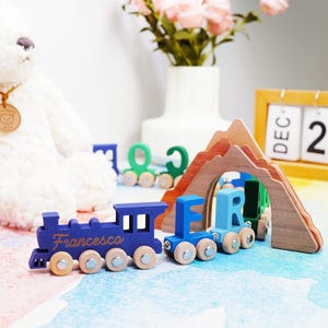Trenes magnéticos con nombre personalizado y túnel de montaña, juguetes de tren de madera con alfabeto para niños y niñas, regalos de cumpleaños y bautizo personalizados