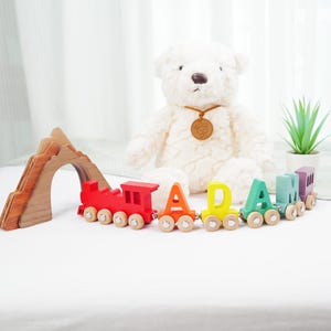 Tren de juguete de madera personalizado para niños, construye tu propio tren, regalo para recién nacidos, juguetes Montessori, regalos de cumpleaños para niños, decoración de habitación infantil