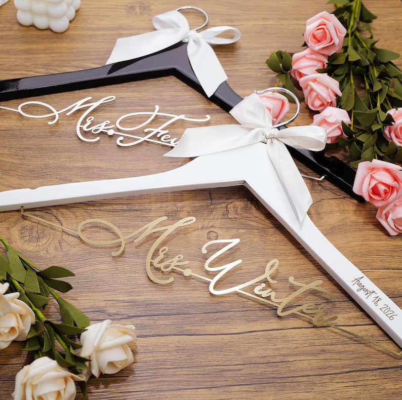 Personalized Bridal Hanger for Wedding Dress, Rustic Mrs Hanger for Bride, Bridal Hanger with Name and Date, Unique Wedding Gifts & Mementos