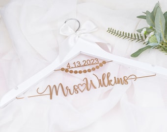 Wedding Hanger, Bridal Hanger, Personalized Bridesmaid Gifts, Custom Engagement Gifts, Mother of the Bride Gift, Maid of Honor  BP0364723