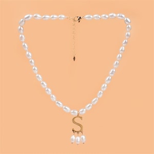 Anne Boleyn Halskette, benutzerdefinierte Halskette Schmuck Gold Initial Pendent Perlenkette, Geschenke für sie personalisieren Bild 5