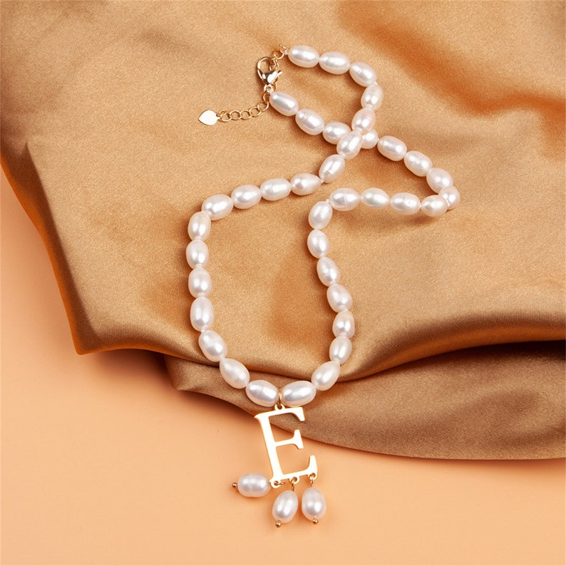 Anne Boleyn Halskette, benutzerdefinierte Halskette Schmuck Gold Initial Pendent Perlenkette, Geschenke für sie personalisieren Bild 2