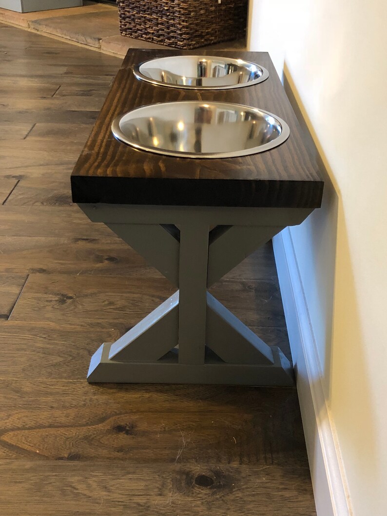 Medium Farmhouse Dog Bowl Stand