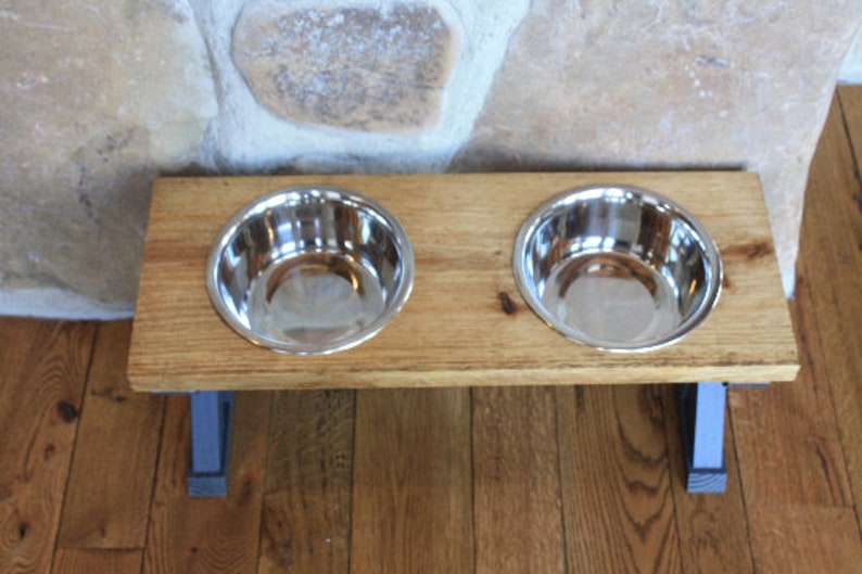 Medium Farmhouse Dog Bowl Stand