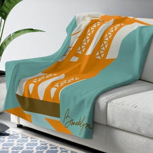 Brooklyn Bridge Sherpa Fleece Blanket: NYC Minimalist Throw