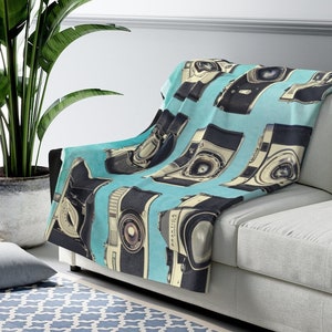 Vintage Camera Sherpa Fleece Blanket: Cozy Photographer Gift