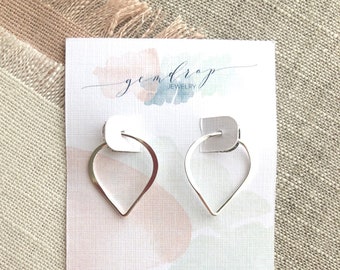 Boucles d’oreilles Hoop Petits cerceaux de pétales de lotus Boucles d’oreilles simples Boucles d’oreilles minimalistes en argent sterling LIVRAISON GRATUITE