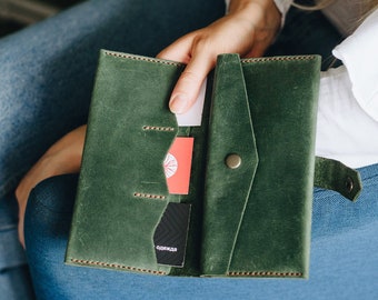 green purse wallet