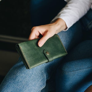 Leather wallet women's, card wallet, personalized wallet, minimalist leather wallet, leather wallet womens, green leather wallet, slim purse