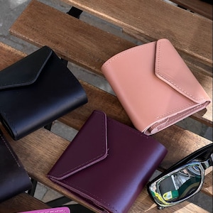 Cartera de sobre en efectivo / Cartera de cuero para mujer / Cartera bifold / Cartera linda / Cartera grabada / Cartera personalizada / Regalo del Día de la Madre