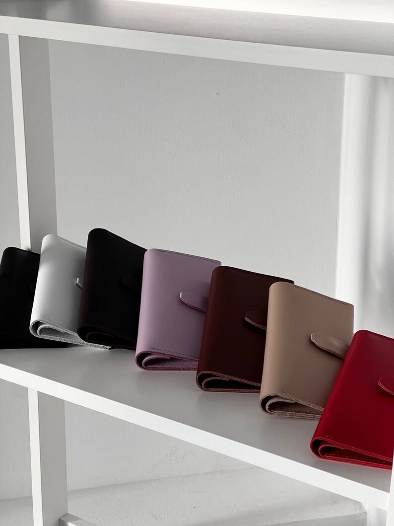 Cartera de piel para mujer, Cartera fina, Cartera plegable para mujer, Cartera grabada, Cartera personalizada, Cartera para tarjetas, Cartera para mujer, Regalo de tercer aniversario imagen 5