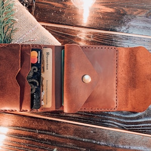 Regalo del 3er aniversario de cuero / Cartera mini sobre coñac / Cartera pequeña de cuero para hombre / Cartera plegable / Monedero de monedas / Regalo del 3er aniversario