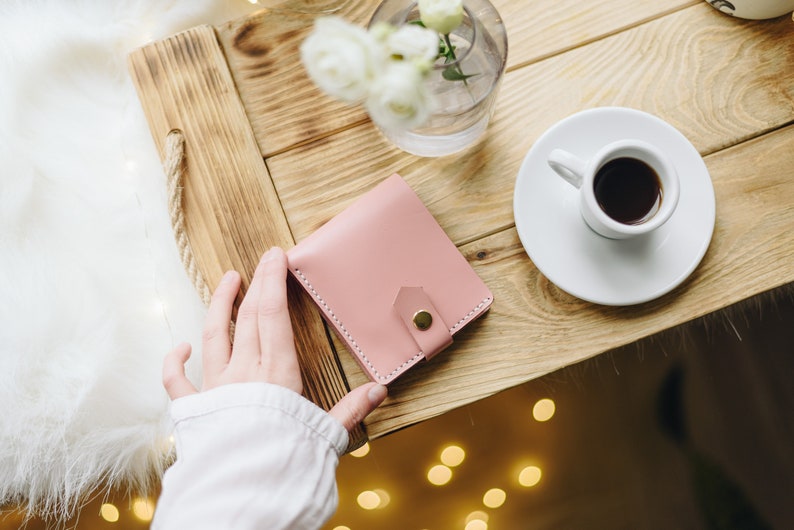 Cartera rosa / Cartera de cuero para mujer / Mini billetera / Cartera de tarjeta / Cartera pequeña para mujer / Cartera personalizada / Cartera plegable / Regalo del 3er aniversario imagen 2