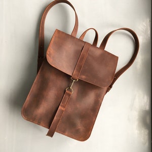 Sac à dos en cuir pour femme, sac à dos de voyage en cuir, sac à dos MacBook en cuir, cadeau sac pour ordinateur portable en cuir, sac à dos en cuir fait main, sac à dos pour femme