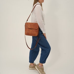 Brown Leather Crossbody Bag Women Crossbody Handbag Macbook Leather Cross Body Leather Purse Woman Handbag Messenger Bag Laptop Leather Bag