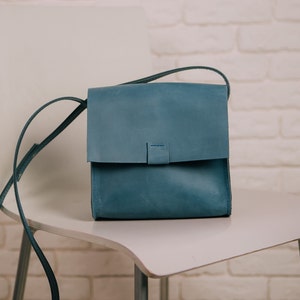 Sac de ville en cuir, sac à bandoulière pour femme, sac crossbody en cuir, sac à main en cuir bleu, cartable en cuir, petit sac à main en cuir, cadeau fille en cuir