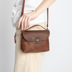 Mini sac crossbody en cuir, sac de ville pour femmes, sac à main en cuir mignon, sac à main en cuir pour fille, mini sac à main en cuir, sac fait main en cuir, cadeau pour femmes Light Brown