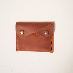 Mini billetera de cuero marrón, billetera titular de tarjeta, cuero de billetera, billetera de cuero delgada, billetera de tarjeta de crédito, billetera de cuero hecha a mano, billetera minimalista