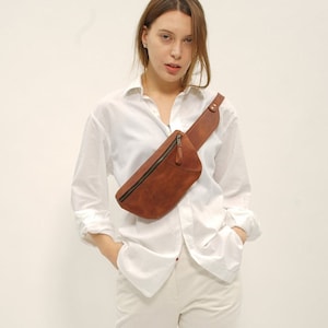 Non-Personalized Leather Fanny Pack Crossbody Bags - The White Invite