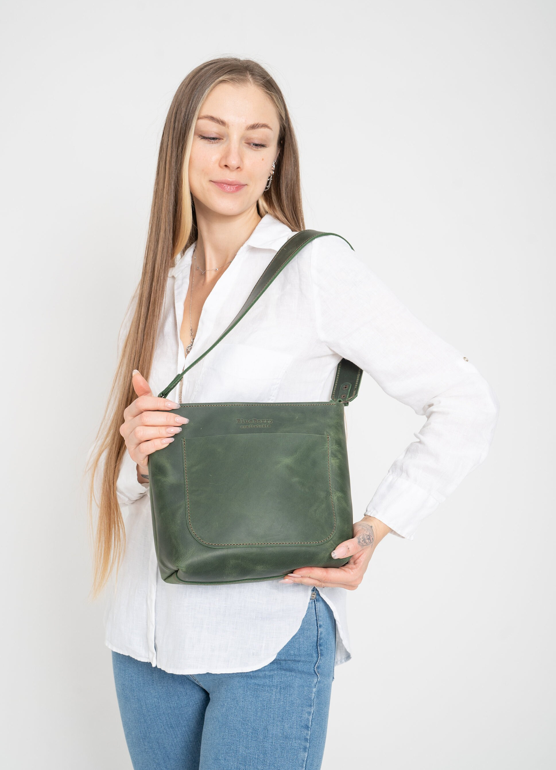 Shoulder bag with outside pockets sale