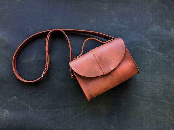 Leren crossbodytas dames schoudertas mini tas crossbody tas lederen tas dames handtas minimalistische tas crossbody tas cadeau Etsy Nederland