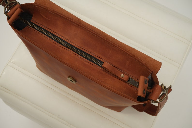 Shelley Crossbody Bag- Brown