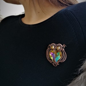 Owl brooch, Copper crystal owl brooch,  Bird copper brooch, Unique owl pin, Copper wire wrap brooch, Animal copper brooch accessory