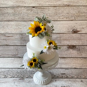 White Daisy and Sunflower Wedding Cake Topper, Wedding Cake Decoration, Wedding Cake Flowers, Small Centerpiece, Birthday Cake Topper