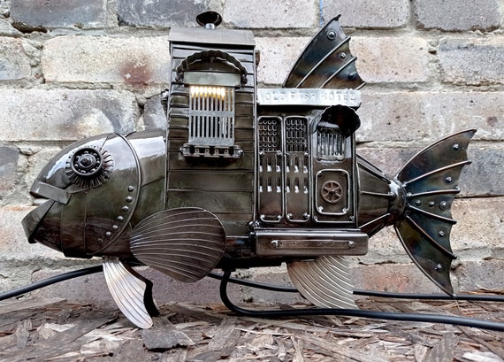Metal top fish lamp